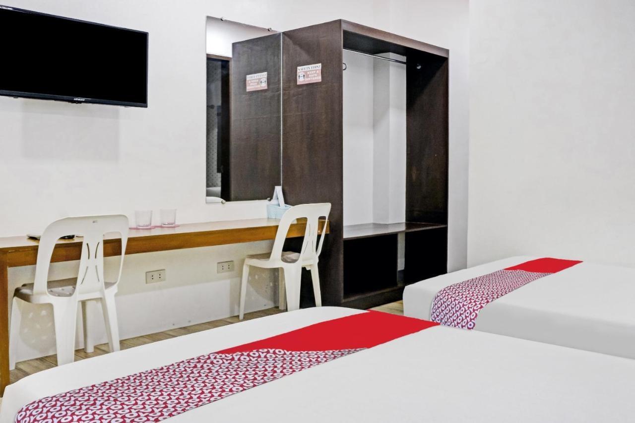 Oyo 869 Jnv Dream Hotel Subic Kültér fotó