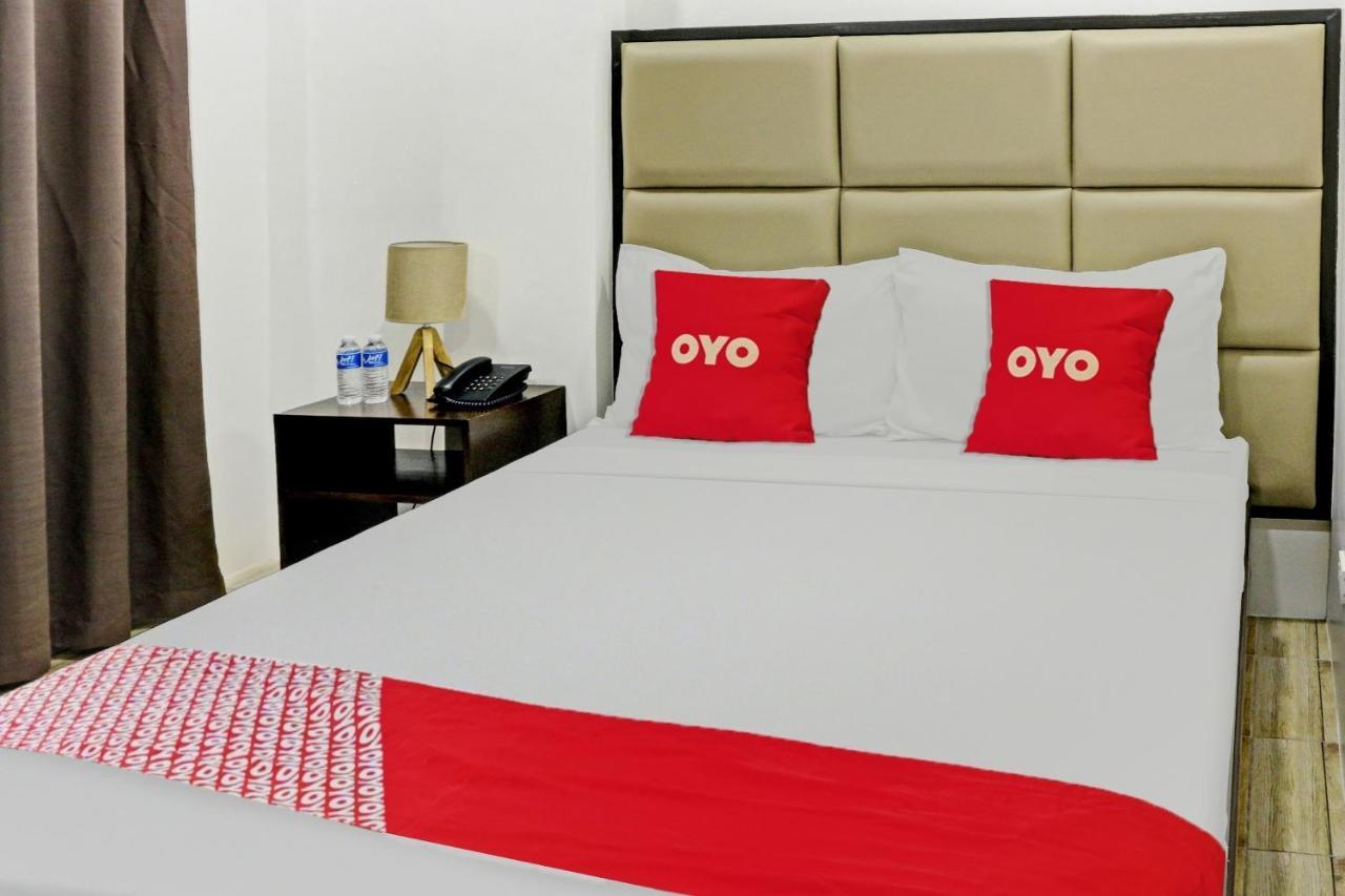 Oyo 869 Jnv Dream Hotel Subic Kültér fotó