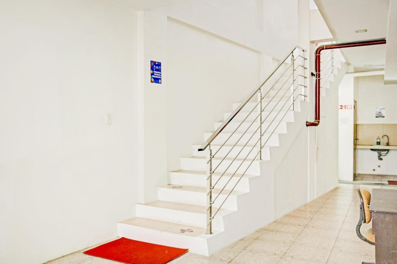 Oyo 869 Jnv Dream Hotel Subic Kültér fotó