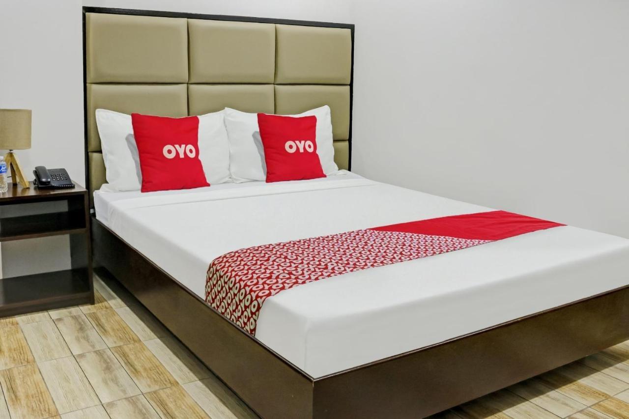 Oyo 869 Jnv Dream Hotel Subic Kültér fotó